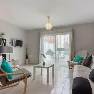 beautiful-2-bed-townhouse-near-la-tejita-beach-el-medano.in-canary-islands.com/